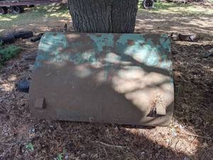 lot 357 image: Metal Tank