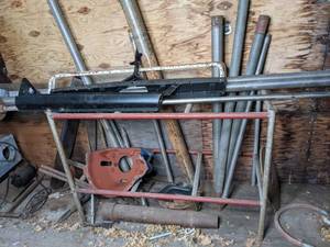 lot 440 image: Various Metal Poles, Organizer and More