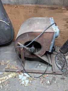 lot 443 image: Metal Floor Blower Fan