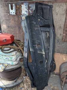 lot 444 image: Black Vehicle Parts