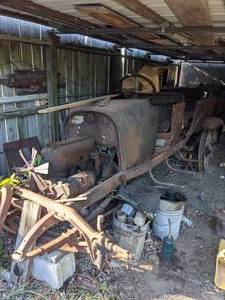 lot 16 image: This Vehicle is for PARTS Only- Unknown Make, Model, or Year