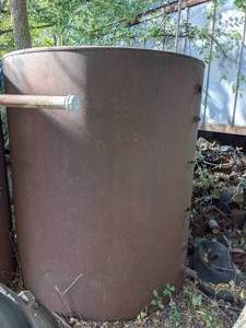 lot 431 image: Large Metal Tank
