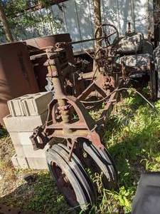 lot 428 image: Vintage Tractor Frame