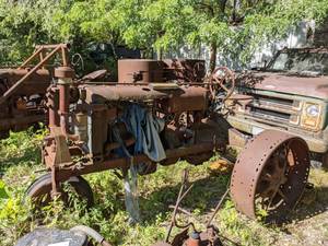 lot 21 image: Vintage Well Loved Tractor