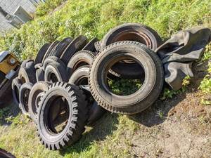 lot 373 image: Assortment of Scrap Tires, Some With Rims