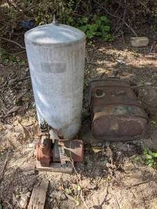 lot 397 image: Small Vintage Motor and Two Metal Tanks