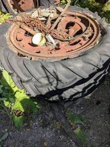 lot 389 image: A Variety of Vintage Tires and Rims