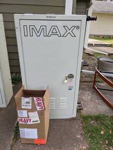lot 450 image: IMAX Corporation MKII RU 193R Equipment Box with Keyes and Accessory Parts