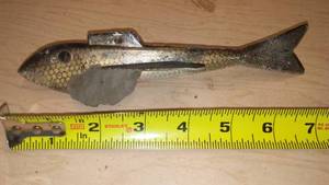lot 390 image: Fishing Decoy