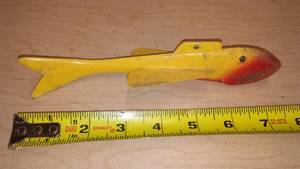 lot 401 image: Fishing Decoy