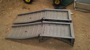 lot 416 image: Car Ramps, Standard Size.