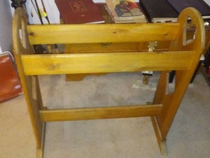 lot 447 image: Quilt Rack.