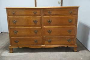 lot 4 image: Olde Orchard Vintage Maple Dresser