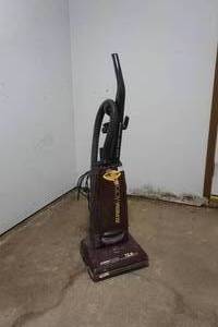 lot 8 image: Eureka Victory Vacuum