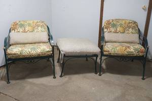 lot 43 image: Metal patio set with tropical cushions