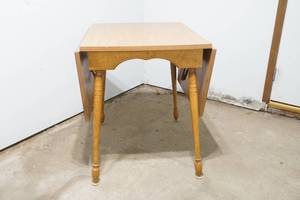 lot 48 image: Homemade drop leaf table