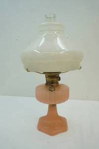 lot 57 image: Antique oilkerosene mantle lamp