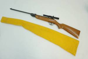lot 62 image: Vintage Serria 6 18 BB gun