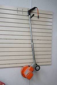 lot 68 image: Black and Decker lawn Edge Trimmer