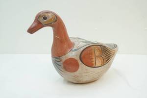 lot 104 image: ceramic duck