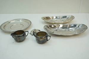 lot 120 image: Platter plates, creamer and sugar cups