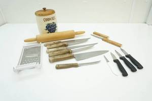 lot 132 image: Kitchen utensils