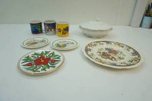 lot 133 image: Coffee mug, casserole, and plate group