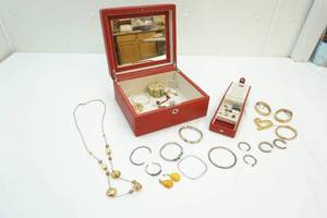lot 147 image: Group of costume jewelry including sterling silver earing with jewelry box