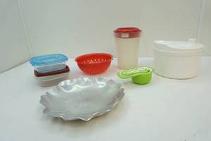 lot 154 image: Group of food storage, measuring cups, strainers, pitcher, and platter