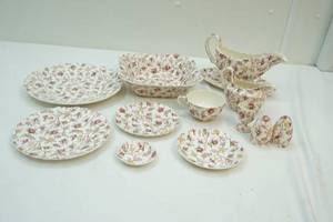 lot 155 image: Copeland Floral large dish set