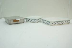 lot 157 image: Villeroy and Boch enamel baking pans and one aluminum pan