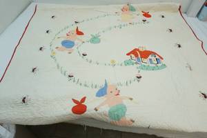 lot 158 image: Vintage handmade three little pigs quilt