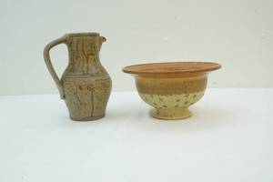 lot 163 image: Pottery water pitcher and berry colander