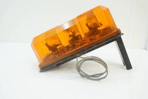 lot 200 image: vehicle strobe light