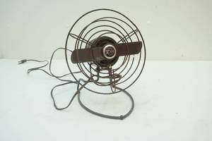 lot 201 image: Vintage electric table fan
