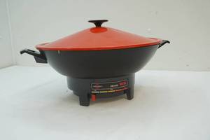 lot 203 image: Westbend electric WOK