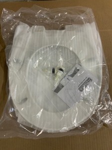 Delta White Plastic Toilet Seat See Pictures