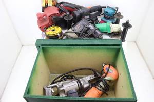 Rolling Wood Box w misc Tools