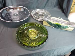 lot 43 image: Serving Platters and Dishes