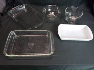 lot 45 image: Pyrex, Glasbake and other Baking Dishes