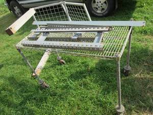 Shelf on caster wheels with additio...