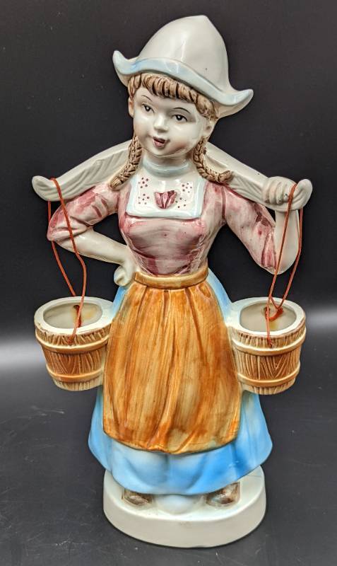 lot 378 image: Pair of Vintage Dutch Porcelain Figurines