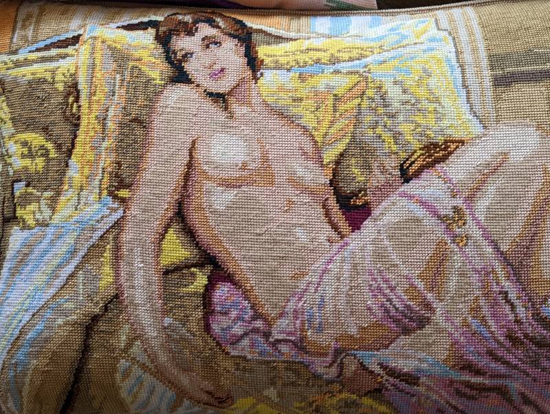 lot 106 image: Beautiful Ladies Needlepoint Pillows