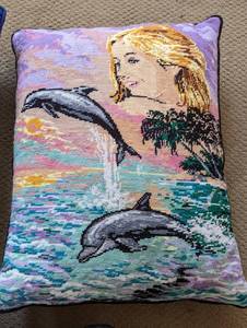 lot 403 image: Lovey Ladies Needlepoint Pillows