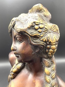 lot 68 image: Beautiful Bronze Bust from India