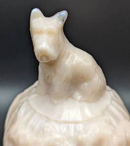 lot 8 image: Vintage Milk Glass Arko Agate Pink Scottie Dog Powder Jar