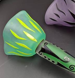 lot 14 image: Art Glass Flowers by Claire Raabe