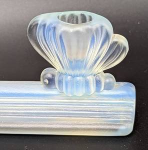 lot 17 image: Sabino Opalescent Glass Knife Rest