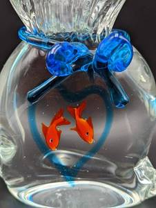 lot 21 image: Art Glass Fish in a Bag