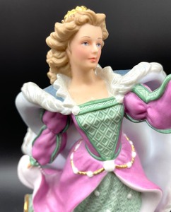 lot 188 image: Pair of Lenox Limited Edition Porcelain Figurines